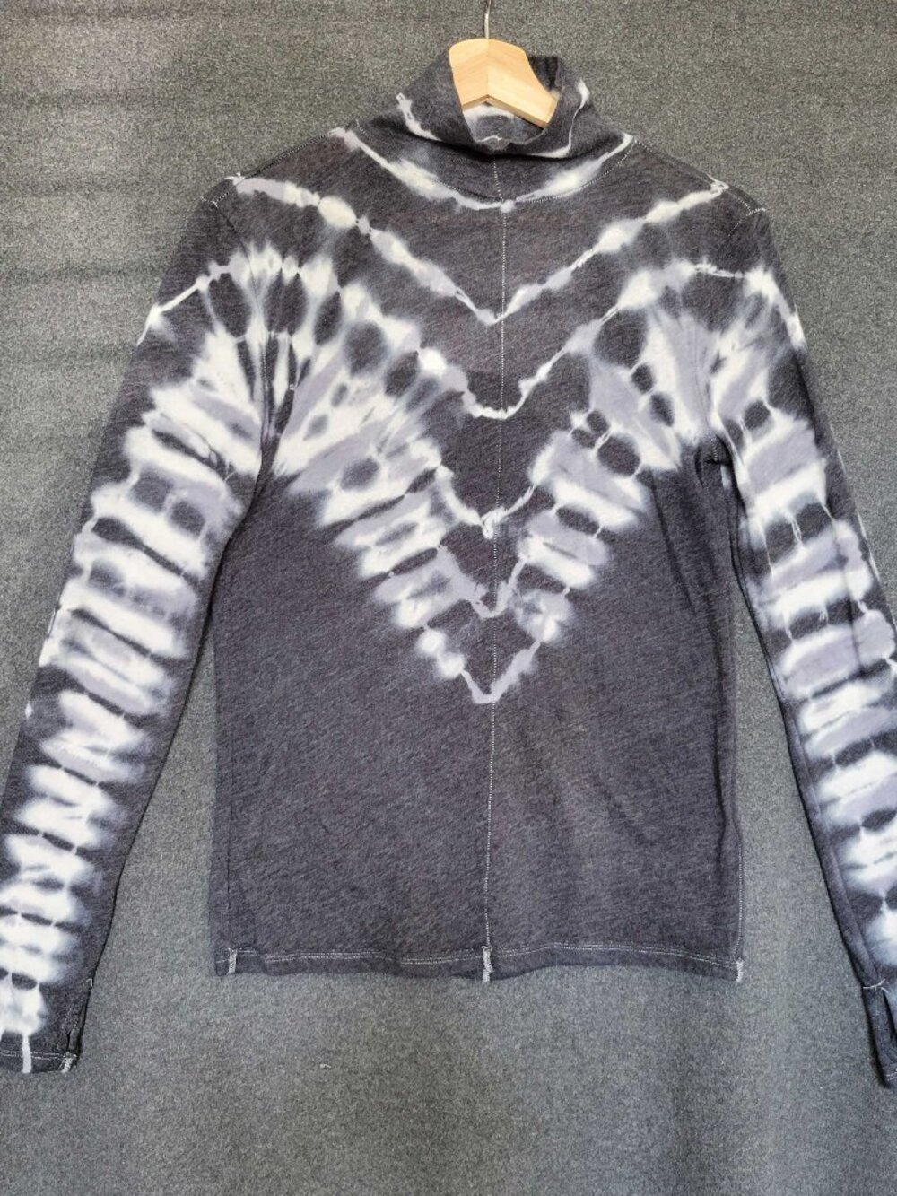 We The Free Women’s Jersey Top Grey White Tie Dye Mock Neck Slim Fit M Groovy